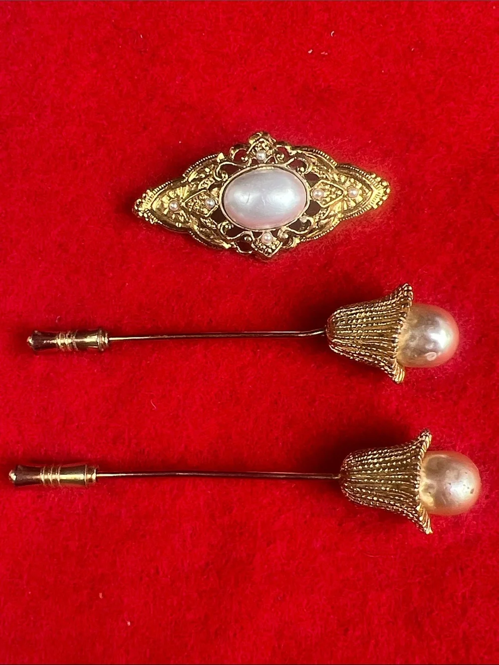 Vintage Gold Tone Pearl & Crystal Jewelry Lot - Necklace, Brooches, Earrings
